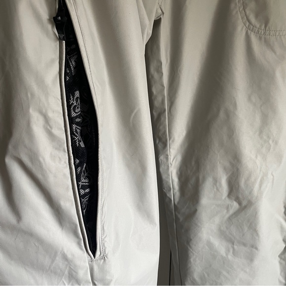 Roxy women’s snowpants - Picture 6 of 14